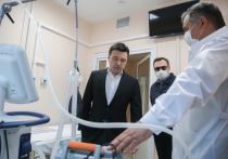 День и ночь идут работы в Звенигородском клиническом центре восстановительной медицины и реабилитации – уже совсем скоро здесь появятся первые пациенты с коронавирусом