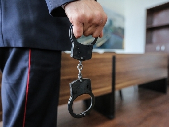 На улице в Тверской области наркоконтроль задержал подозрительного мужчину
