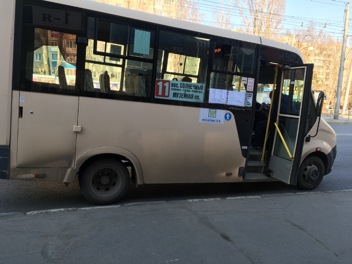 Автобусы вместо маршруток. Автобусы Саратова. Маршрутка. Машина маршрутка. Автобус 53.