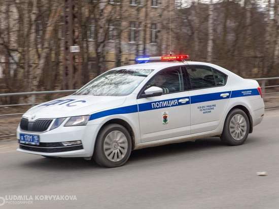  Более 300 автомобилей остановили сотрудники Госавтоинспекции Карелии из-за самоизоляции