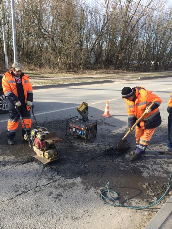 Ямочный ремонт дорог продолжается в Серпухове