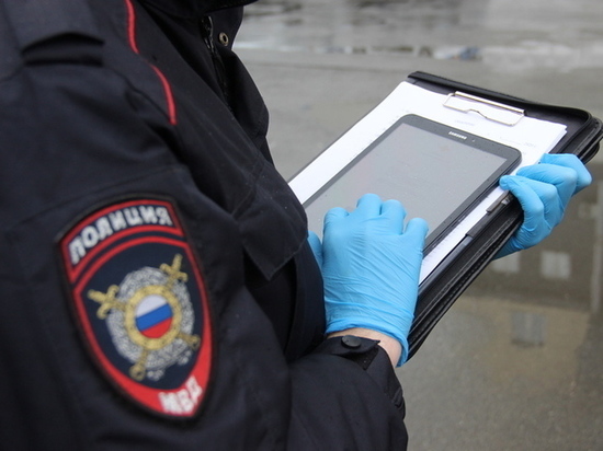 В Челябинске полицейские следят, как горожане соблюдают режим самоизоляции