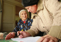 Власти Подмосковья в апреле досрочно доставят жителям пенсии и социальные пособия