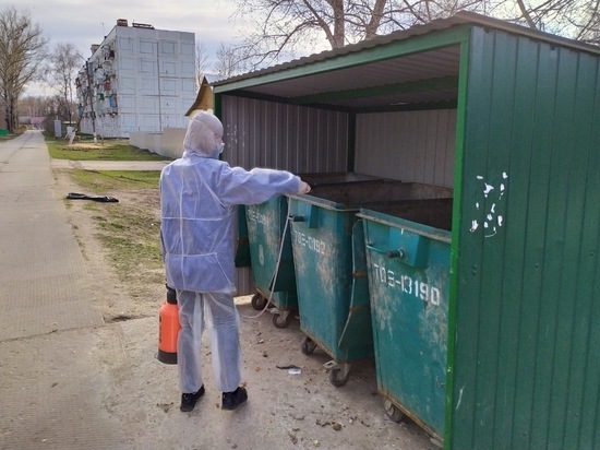 Региональный оператор «МСК-НТ» дезинфицирует контейнеры для профилактики коронавируса