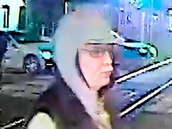 В Краснодаре разыскивают подозреваемого в тяжком преступлении со следами оспы на шее