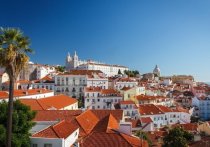 В Португалии остаются несколько десятков российских граждан после того, как страну покинули около 1,5 тысячи россиян в конце марта из-за ограничений в связи с распространением коронавируса