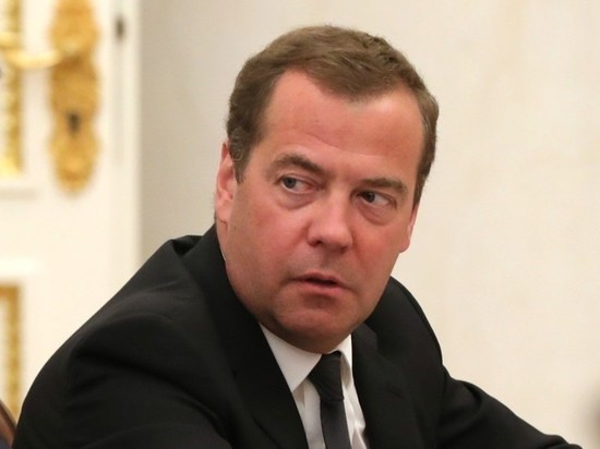 Медведев призвал готовиться к любой ситуации с коронавирусом: "Мы взрослые люди..."
