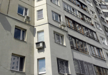 Находящийся в розыске гражданин 7 апреля пытался сбежать от полицейских через окно на юго-западе Москвы