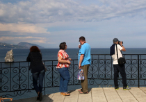 Несмотря на закрытие гостиниц в Краснодарский край продолжают приезжать туристы из российских регионов