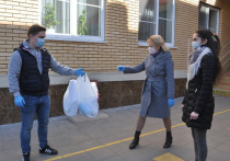 Порядка 1000 медицинских масок подарил серпуховский бизнесмен Николай Ермаков сотрудникам детского сада «Жар-птица»