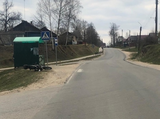 В Калужской области скутерист взрезался в остановку