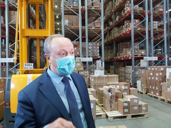 Саратовский губернатор осмотрел магазин и склад с лекарствами