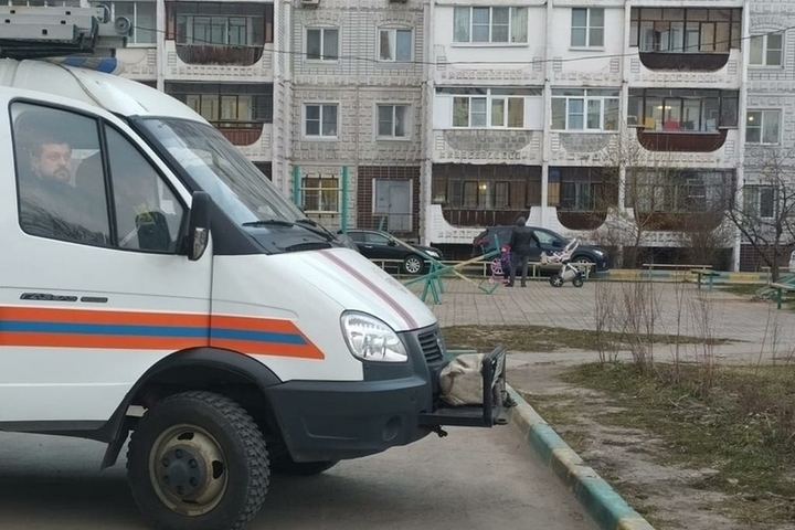 Аварийная служба саранск. Машины аварийная служба в Туле. Оставайтесь дома машины с громкоговорителем.