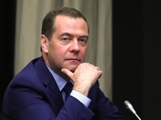 Медведев: "удаленка" из исключения может превратиться в норму