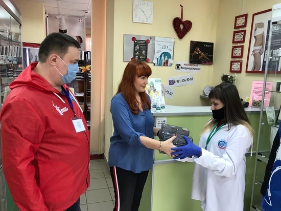 ИП "Медуница" подарила смоленским волонтерам средства защиты