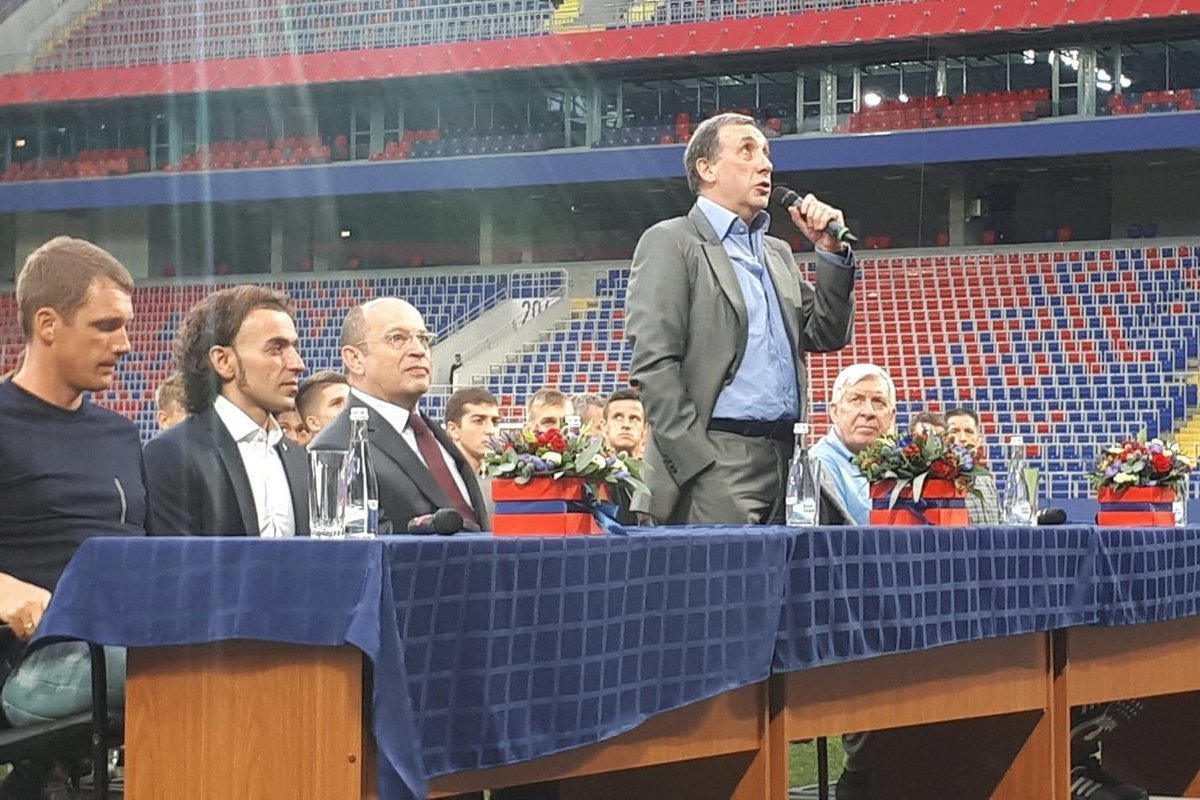 Во всех московских клубах РПЛ игроки согласились с сокращением зарплат на время карантина