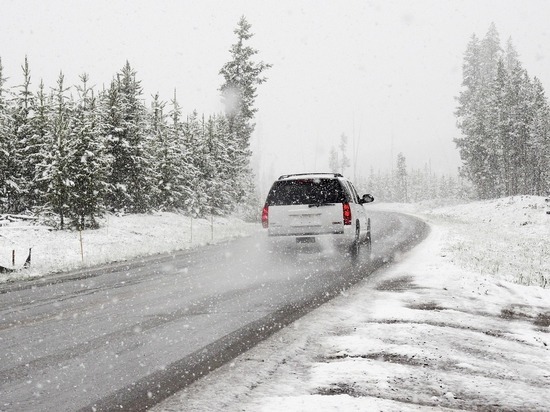Снегопад: под Саратовом начали закрывать трассы