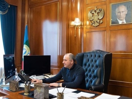 Глава Карачаево-Черкесии протестировал дистанционную систему обучения