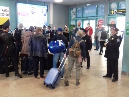 Всех пассажиров воскресных авиарейсов, прилетевших в Краснодар, отправили на самоизоляцию