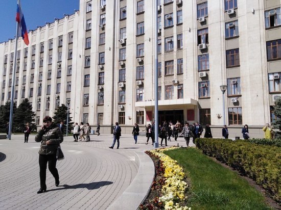 Из здания администрации Краснодарского края эвакуировали людей