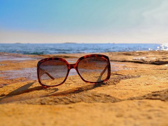 Весне — дорогу: врачи ЯНАО рассказали, как правильно выбирать солнцезащитные очки