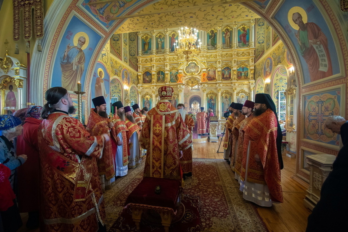 Воскресенская Церковь Томск внутри