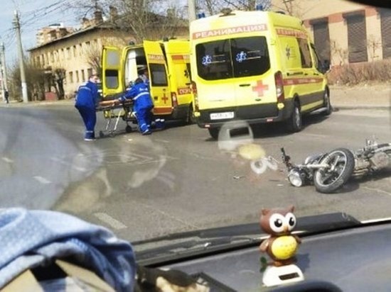 Попавший в аварию на Красной Звезды читинец на мотоцикле был без прав