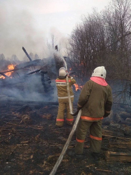 В Ивановской области сотрудники УФСИН ликвидировали крупный пожар в одной из деревень