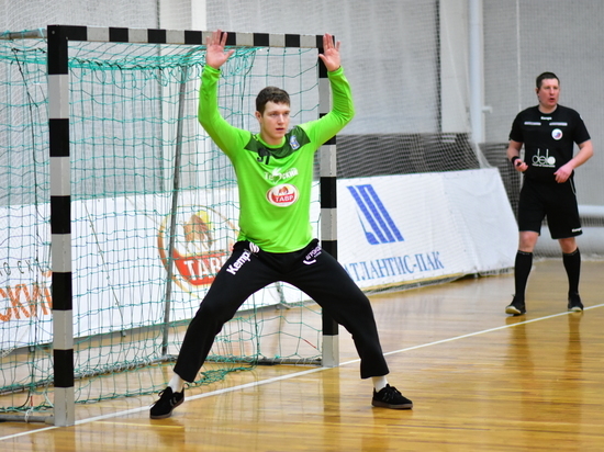 Белорусский вратарь «Виктора» надеется, что чемпионат России будет доигран