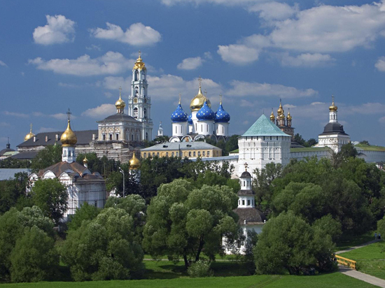 В храмах и монастырях Московской епархии с 13 до 19 апреля все богослужения пройдут без участия прихожан