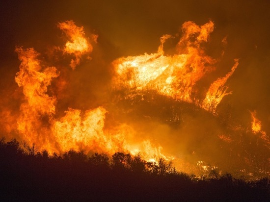 Три пожара тушат возле села Беклемишево Читинского района