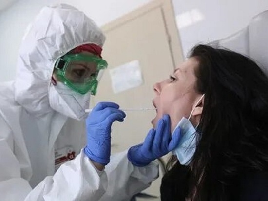 Заразившиеся  COVID-19 жители  Республики Алтай обратились к медикам с признаками ОРВИ