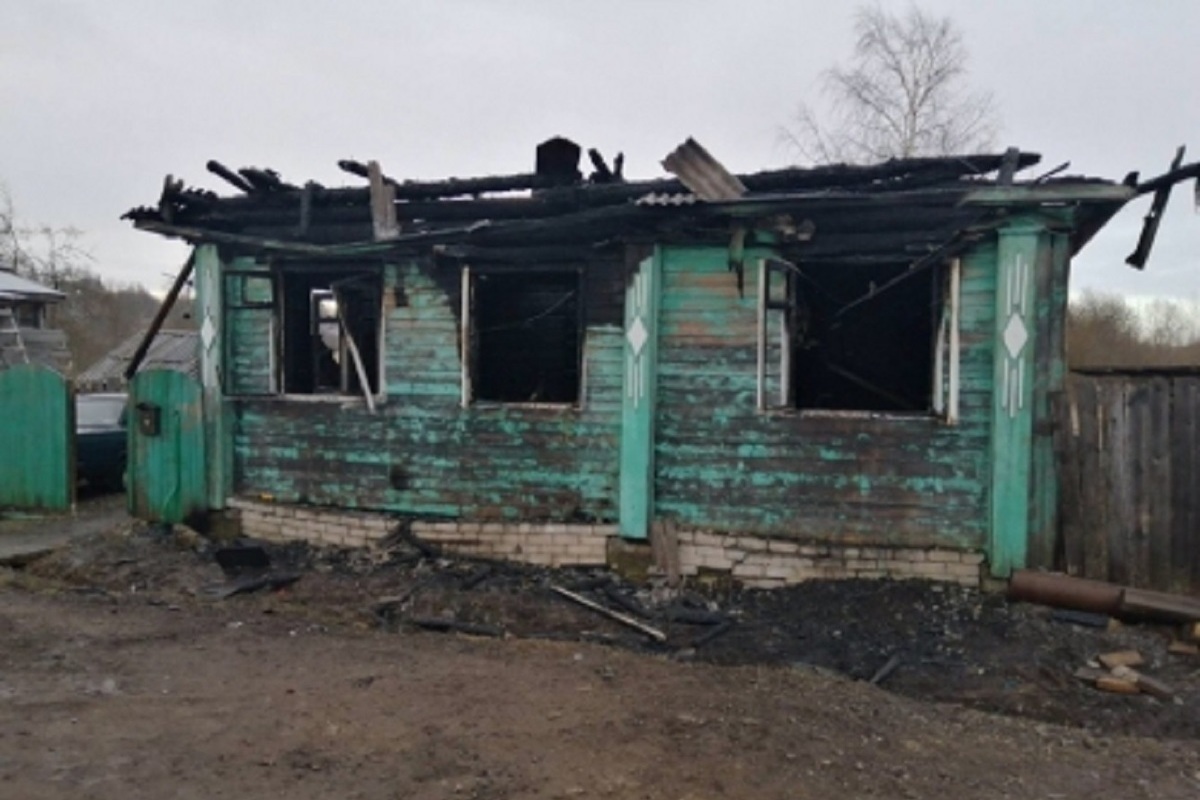 Погода в данилове ярославской. Пожар в Данилове. Пожар в Данилове Ярославской области. В Данилове сгорел дом Ярославской. Пожар в Данилове вчера.