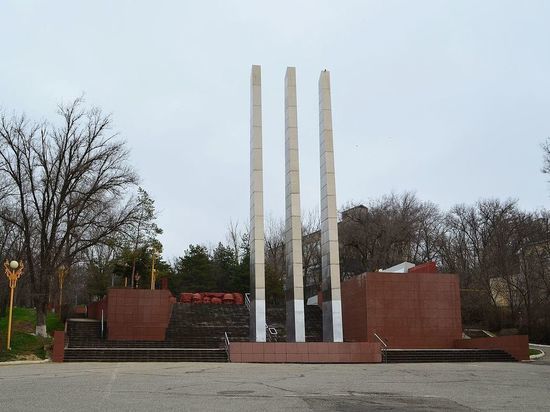 В калмыцкой столице идет реставрация Мемориала павших воинов