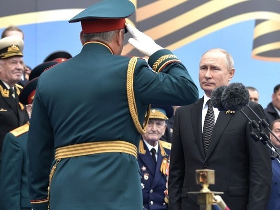 Песков: Путину не легко далось решение о переносе парада Победы