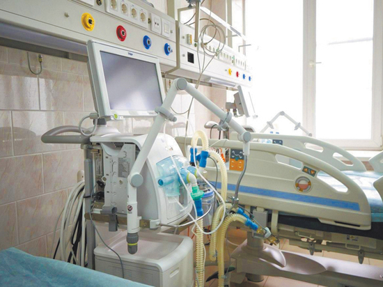 Федеральные надбавки медикам дополнят областными, а сами врачи и медсестры будут жить и питаться в гостиницах — о поддержке тех, кто борется с коронавирусом, рассказал губернатор Московской области