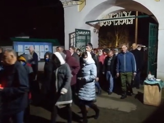 В Ярославской области  верующие устроили настоящий крестный ход
