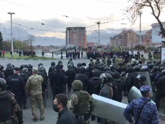 Жители Владикавказа объяснили протест: из-за самоизоляции людям нечего есть