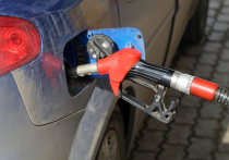 Цены на бензин в России упали ниже себестоимости, но только в оптовом звене