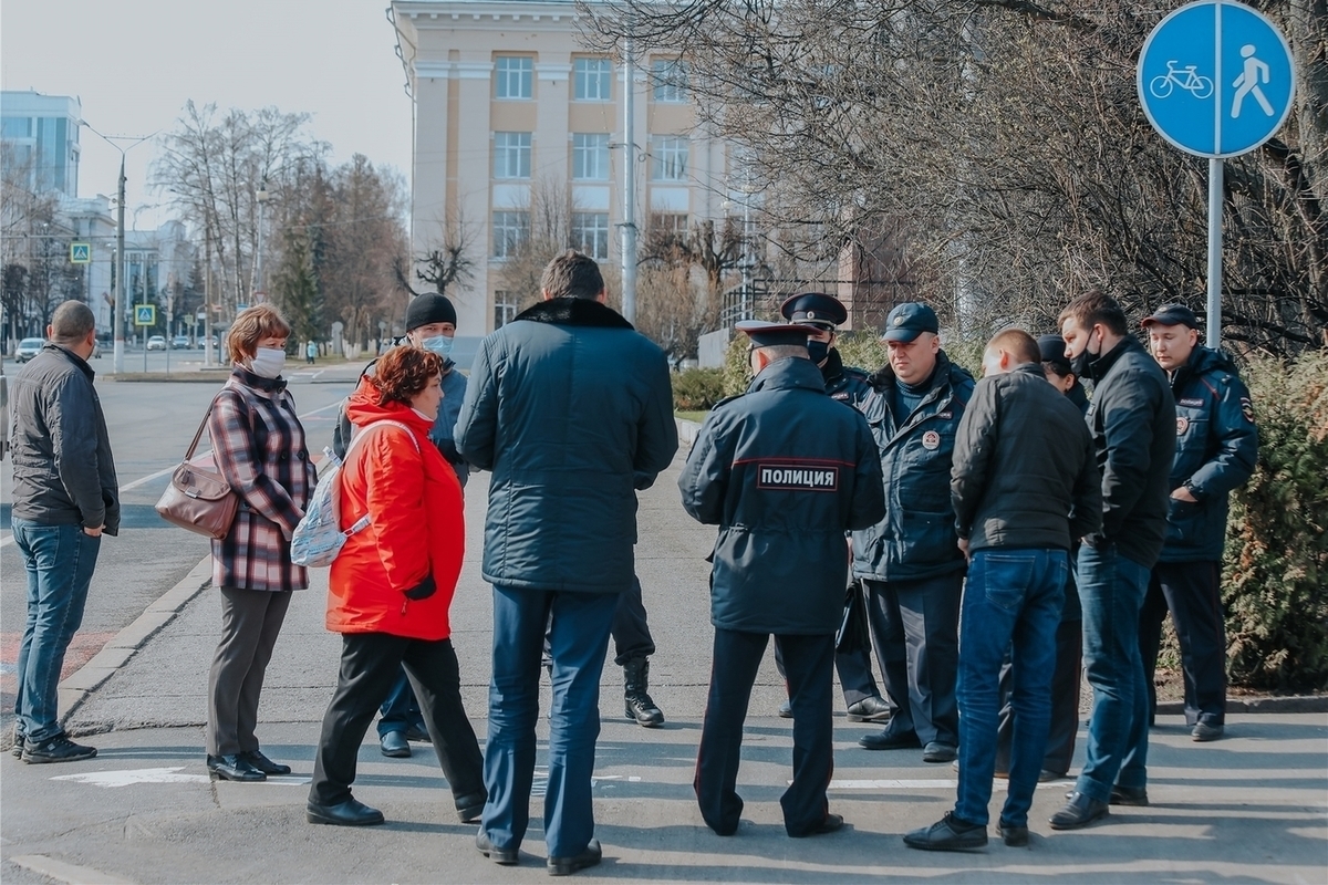 Чуваши на улице. Про город Чебоксары новости на сегодня.