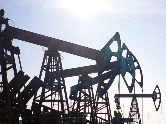 Песков рассказал о ситуации с нефтью: "Момент нелегкий"