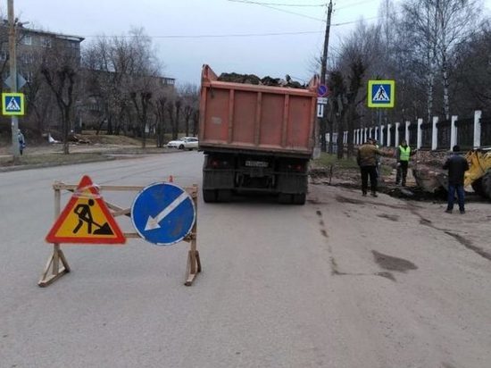 В Кирове из-за непогоды приостановлен ремонт дорог