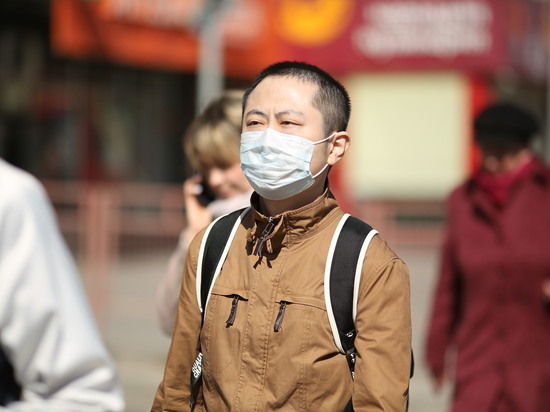 Китайский врач: как отличить коронавирус от простуды