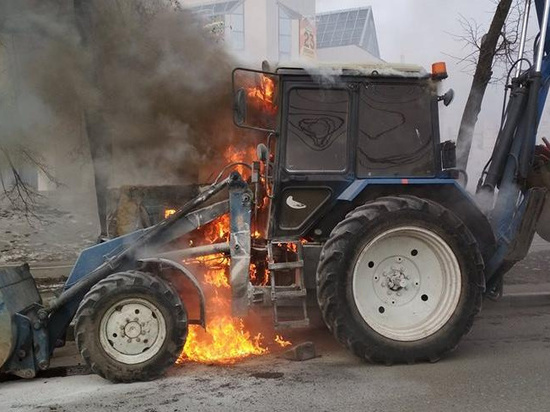 В Иванове ночью сгорел трактор