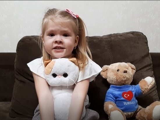 Кубанская девочка поздравила турецких детей с праздником детства