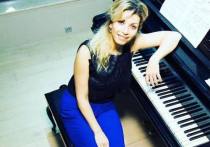 Басиния Шульман – известная российская пианистка, лауреат престижных международных конкурсов, ведущая авторской программы на радио, участница мультимедийных проектов