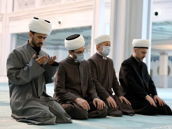 Как «устроена» приходская жизнь Соборной мечети в момент начала священного месяца и в разгар карантина