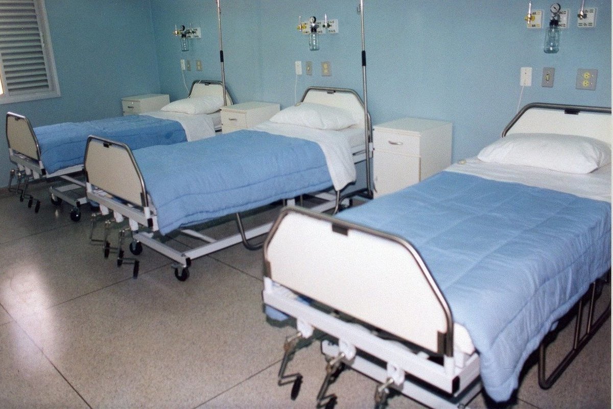 Больничная кровать или койка