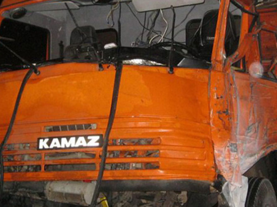 В Хакасии молодого мужчину насмерть придавил кузов старого КАМАЗа