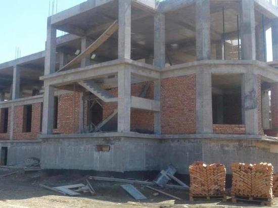 Карантин не мешает строительству соцобъектов в Дагестане